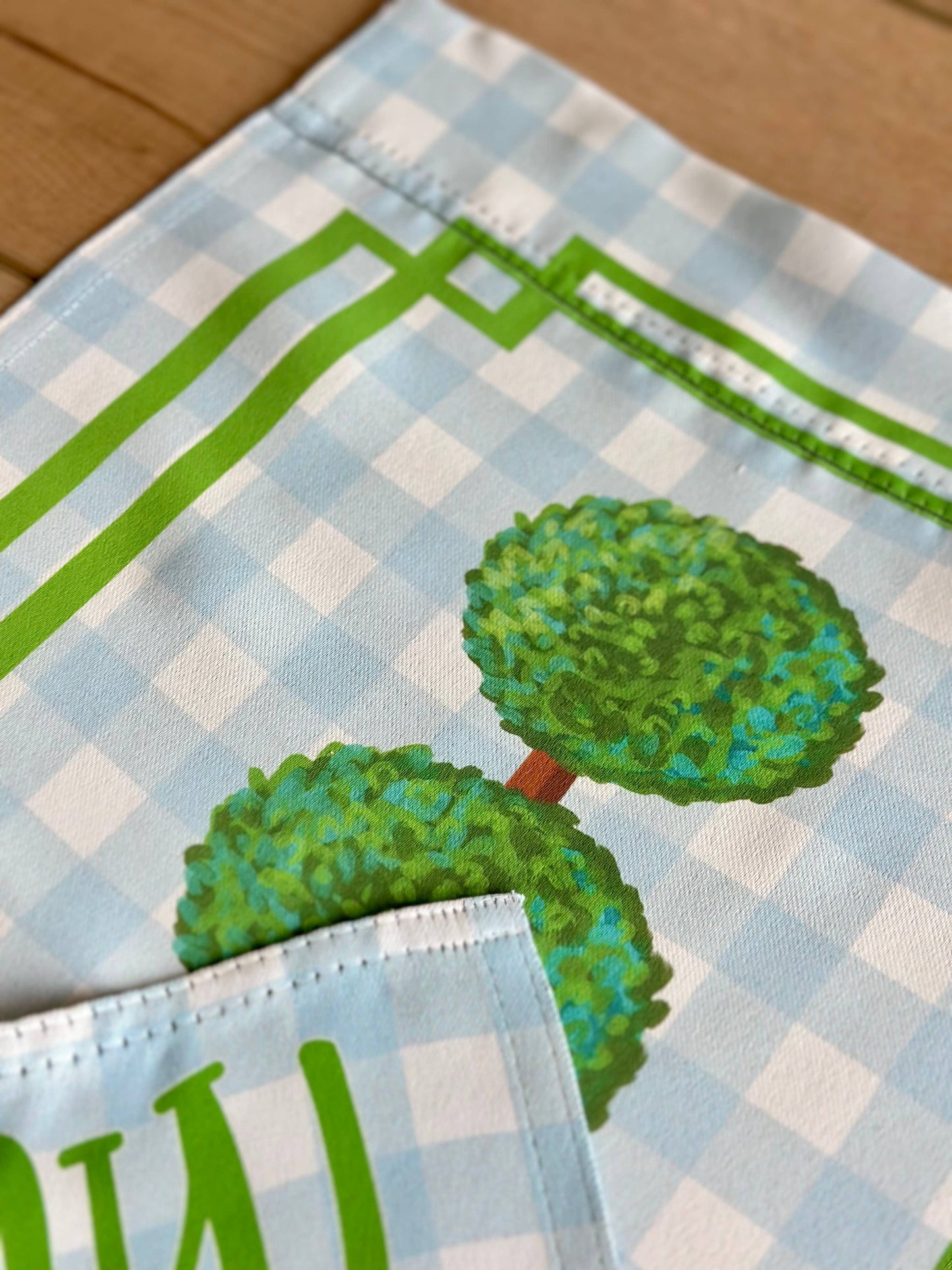 Welcome Topiary Garden Flag